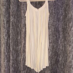 Chic Cream Sleeveless Jumpsuit with V-Neck